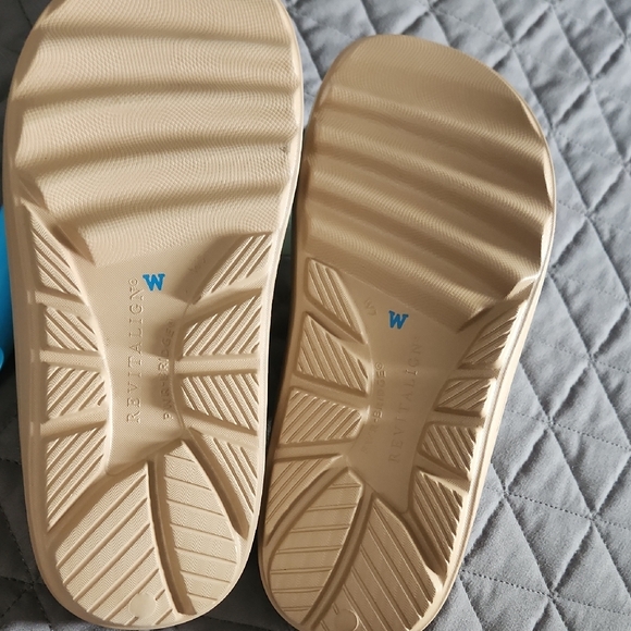 REVITALIGN Kholo Fusion Adjustable Slides In Nougat Color-Women's Size 7-NWT - Picture 7 of 8